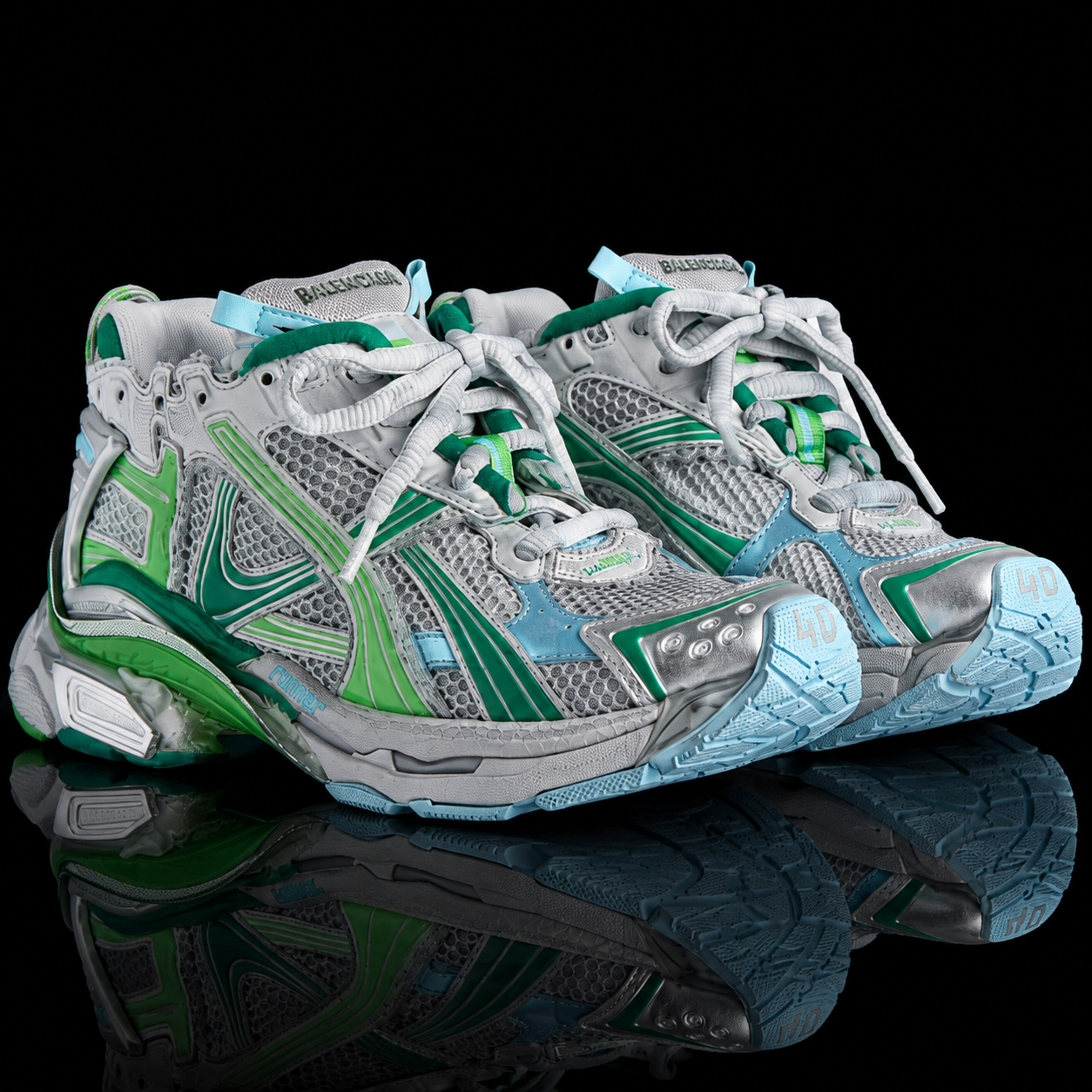 Men's Runner Sneaker in Grey/green/blue