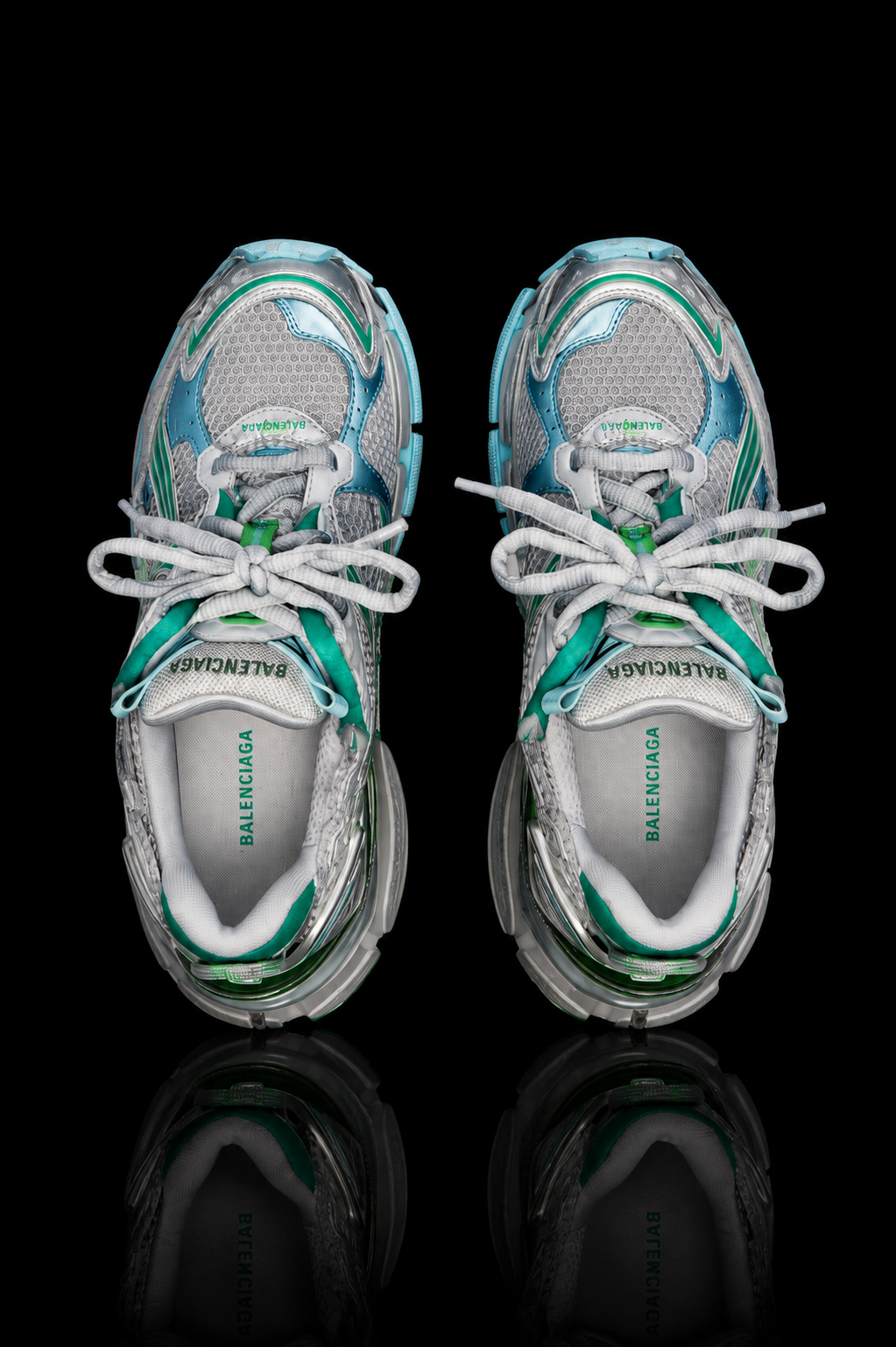 Men's Runner Sneaker in Grey/green/blue