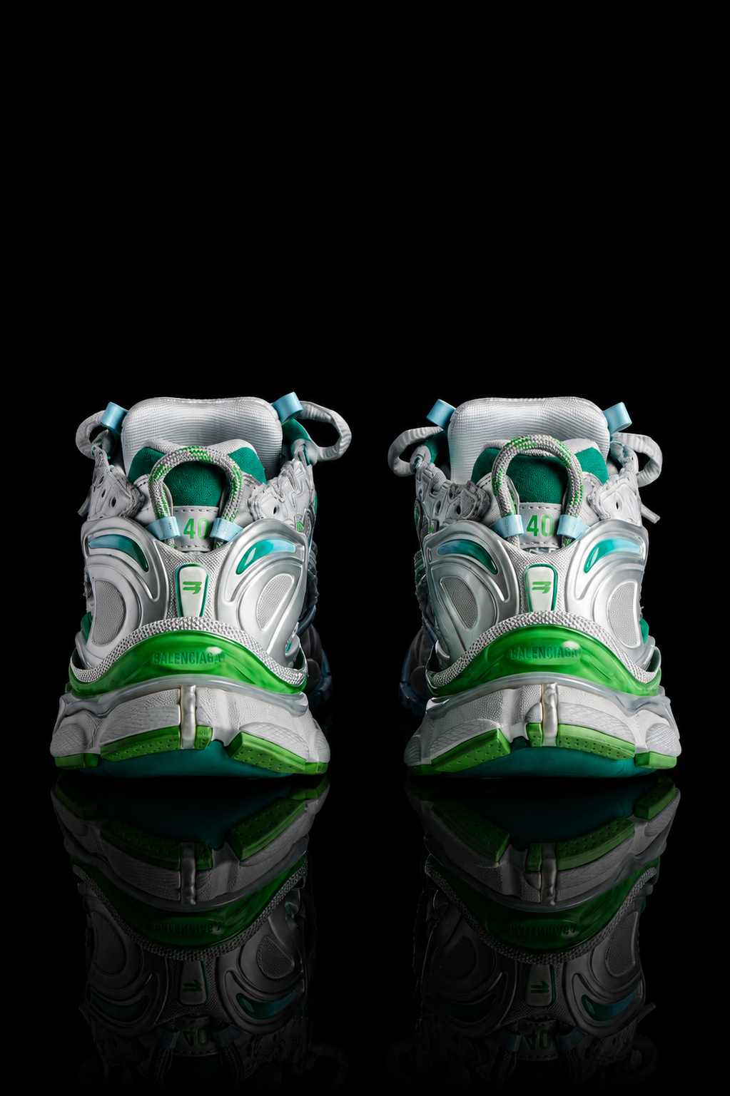 Men's Runner Sneaker in Grey/green/blue