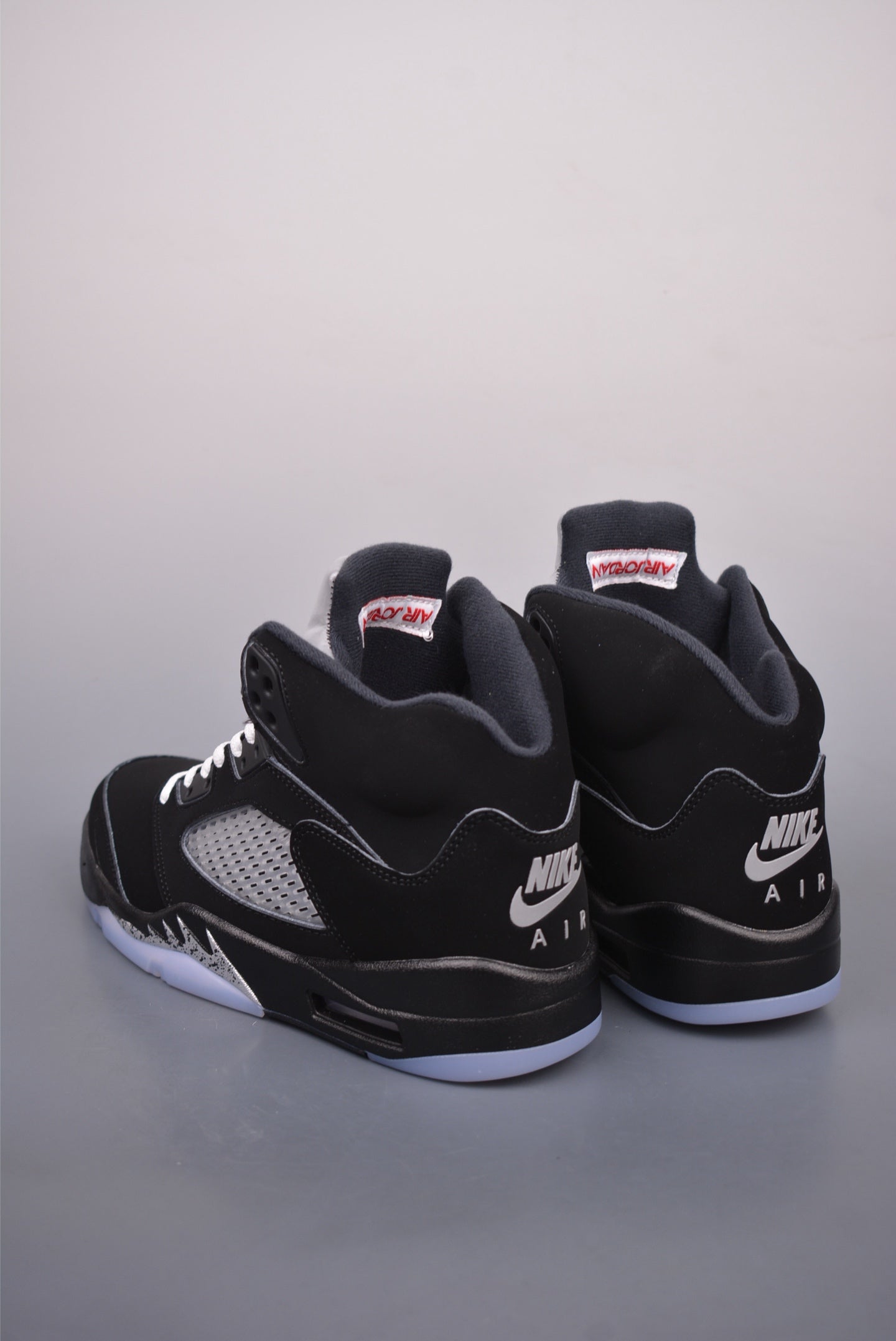 Jordon 5 Black Metallic