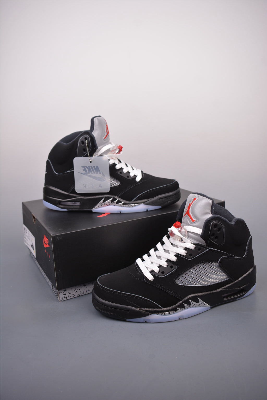 Jordon 5 Black Metallic