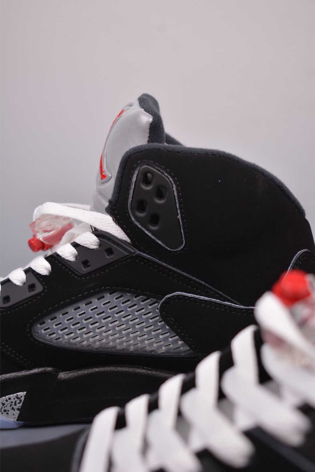 Jordon 5 Black Metallic