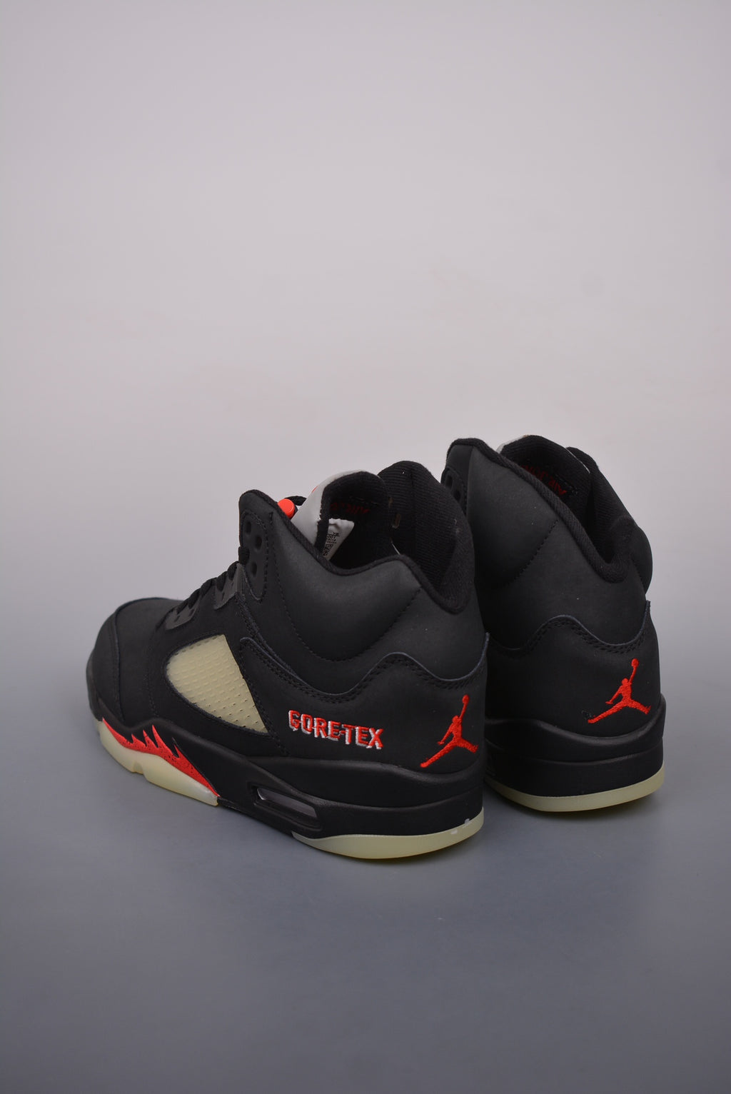 Jordan 5 Retro Gore-Tex Off Noir