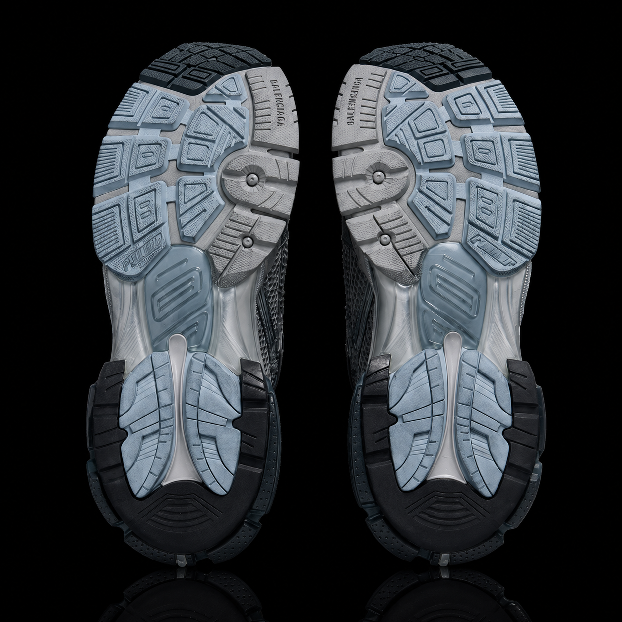 Balenciaga Men's Runner Sneaker in Grey/navy/light Blue